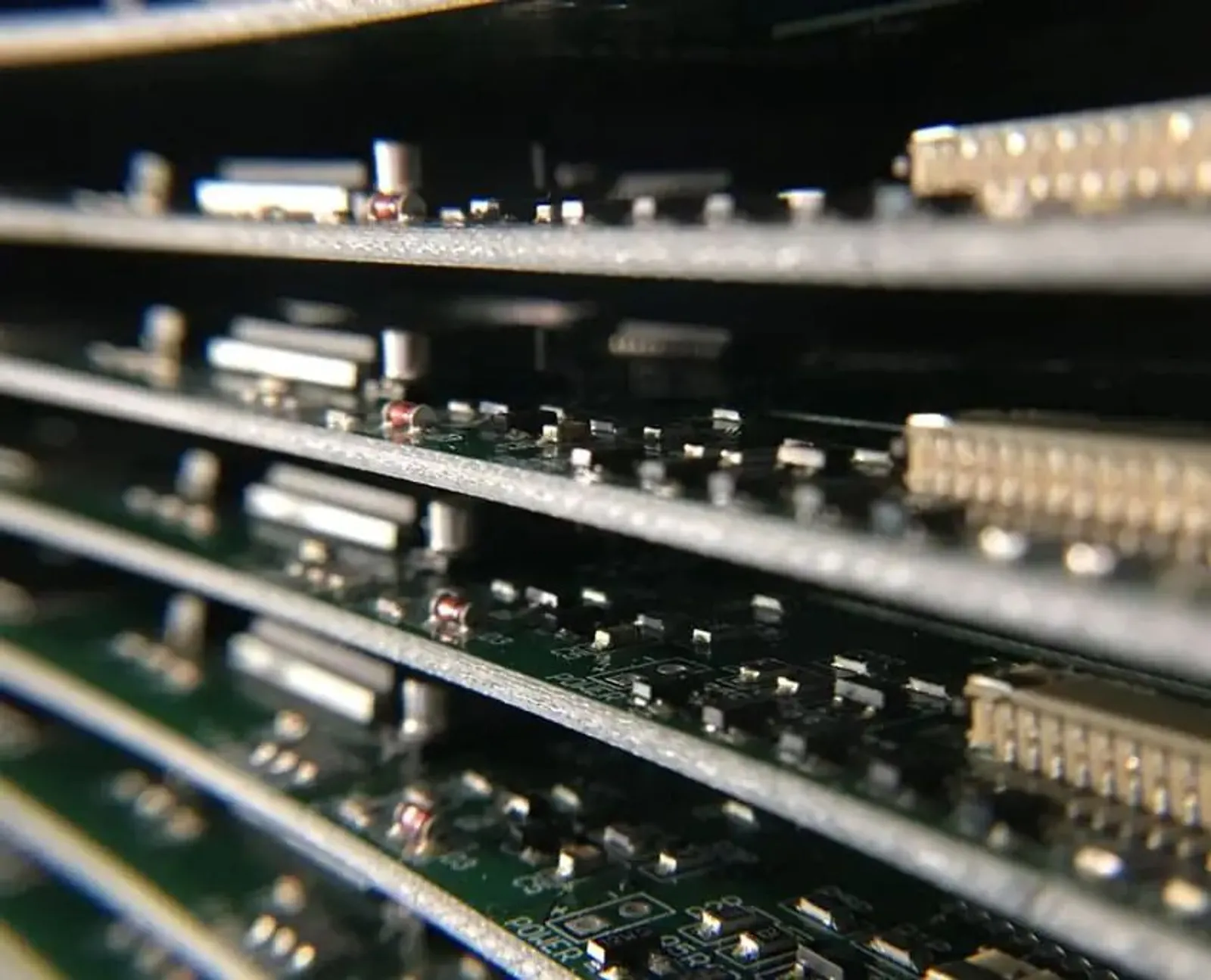 Pilas de placas de circuito impreso en producción